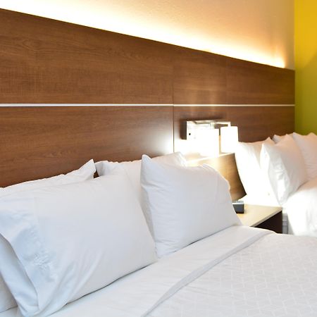 Holiday Inn Express Seguin By Ihg Esterno foto