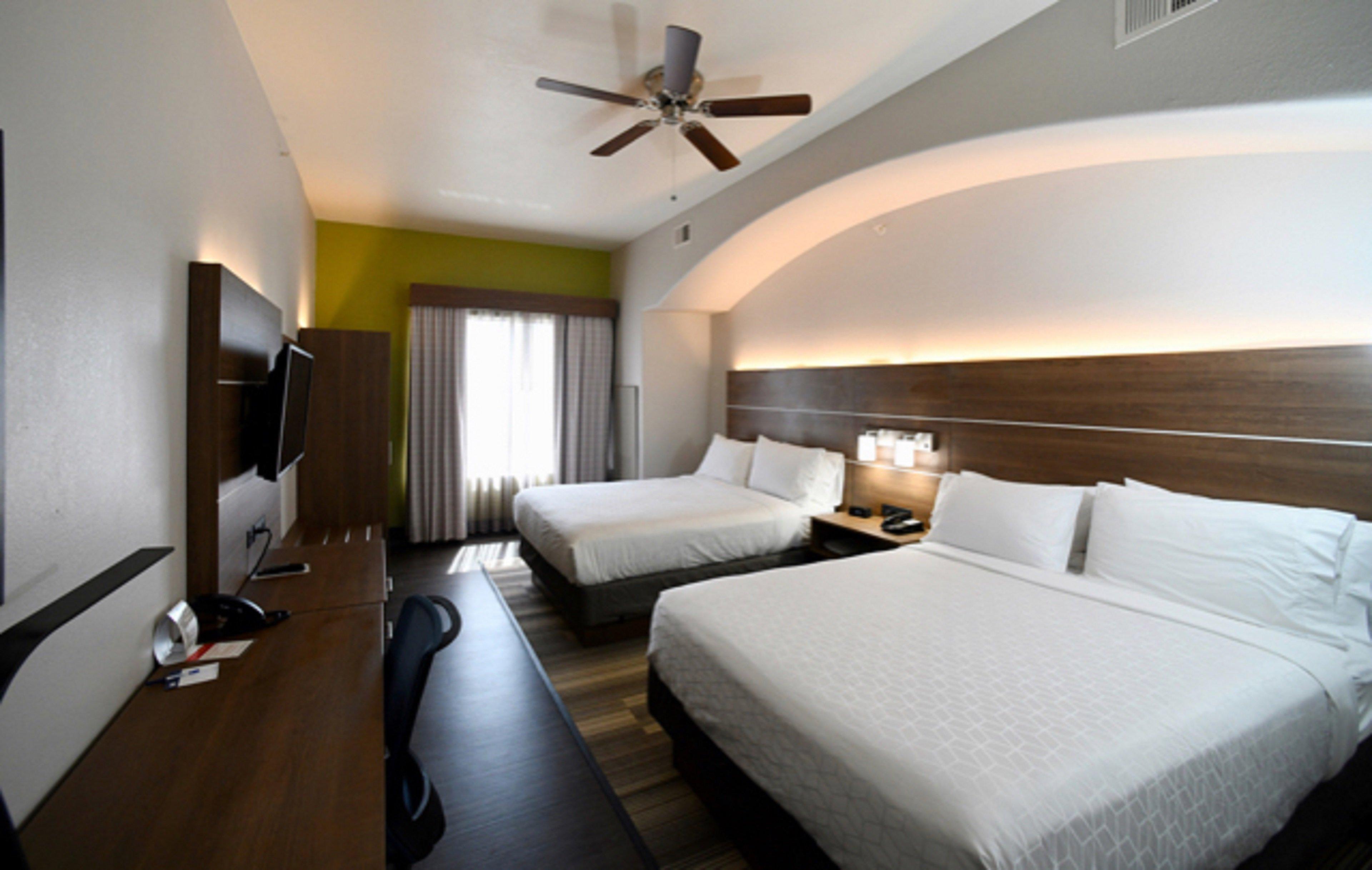 Holiday Inn Express Seguin By Ihg Esterno foto